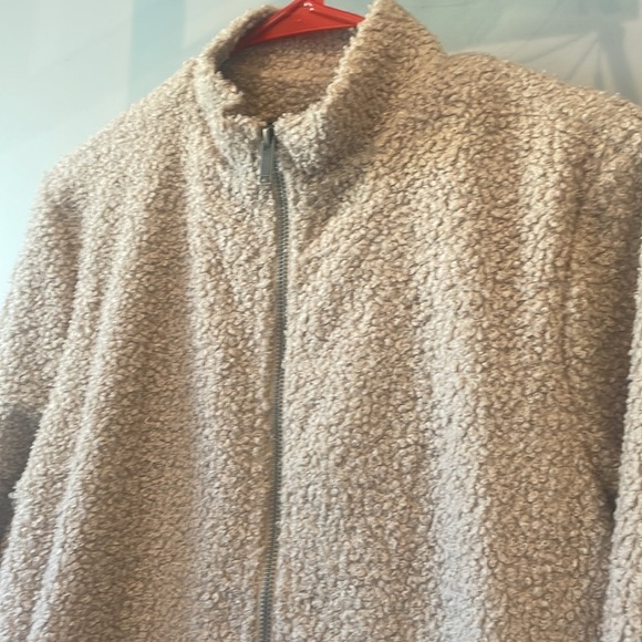 Taupe Sherpa zip front jacket with pockets new medium size - Picture 2 of 3